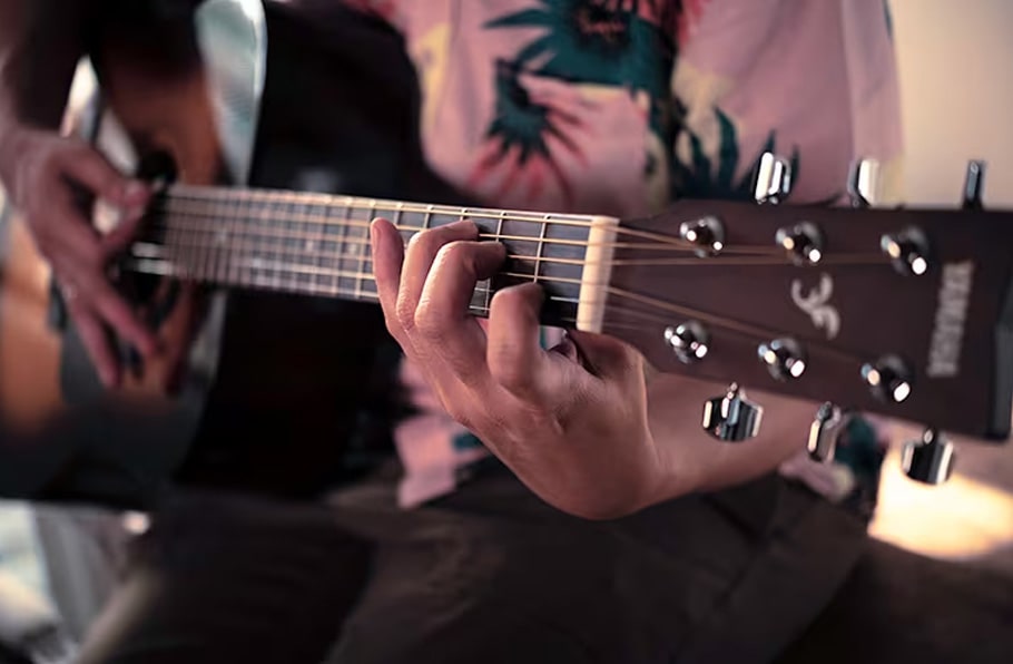 این ساز از سری Folk برند Yamaha است که علاوه بر کیفیت بسیار خوب و قابل قبول، با قیمت مناسب عرضه میگردد - گیتار آکوستیک یاماها Yamaha F310 Natural - خرید گیتار آکوستیک - گیتار آکوستیک یاماها - یاماها F310 - گیتار Yamaha F310 - فروشگاه اینترنتی فراصوت