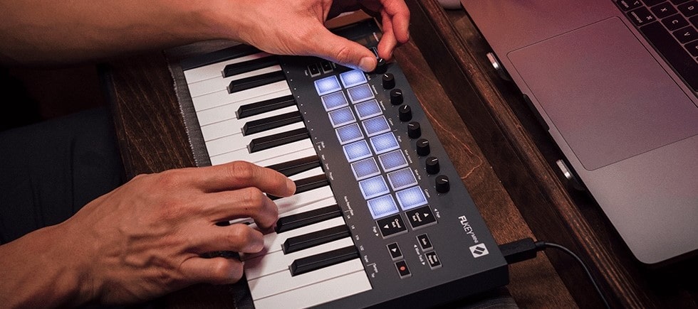 میدی کنترلر نویشن Novation FLkey Mini - خرید میدی کنترلر - خرید میدی کیبورد - میدی کنترلر نویشن - میدی کنترلر Novation - نویشن FLkey Mini - میدی نویشن اف ال کی مینی - میدی کنترلر کوچک - فروشگاه اینترنتی فراصوت
