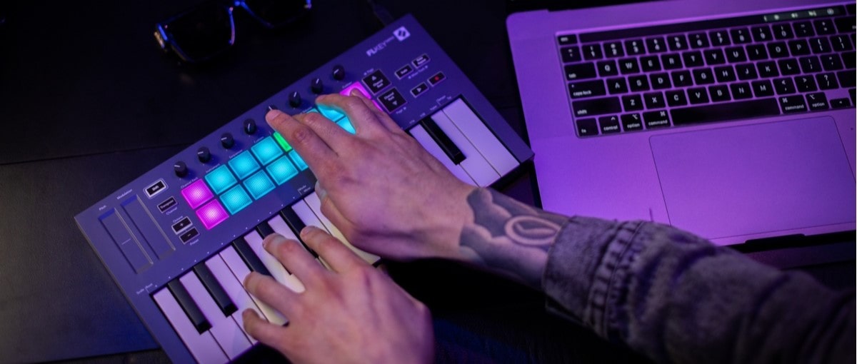 میدی کنترلر نویشن Novation FLkey Mini - خرید میدی کنترلر - خرید میدی کیبورد - میدی کنترلر نویشن - میدی کنترلر Novation - نویشن FLkey Mini - میدی نویشن اف ال کی مینی - میدی کنترلر کوچک - فروشگاه اینترنتی فراصوت