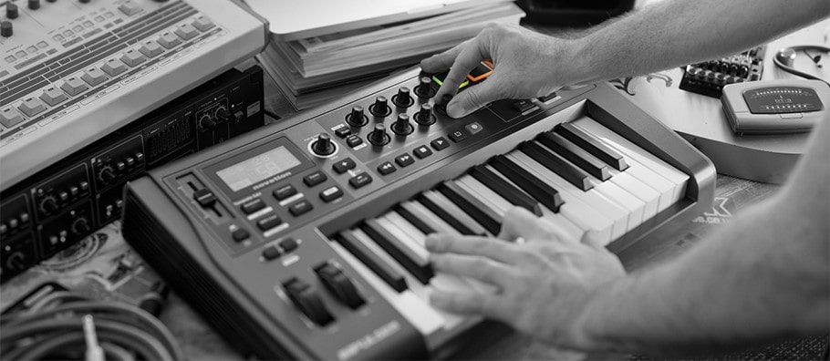میدی کنترلر نویشن Novation Impulse 25 - خرید میدی کنترلر - خرید میدی کیبورد - میدی کنترلر نویشن - میدی کنترلر Novation - نویشن Impulse 25 - میدی نویشن ایمپالس 25 - میدی کنترلر کوچک - فروشگاه اینترنتی فراصوت