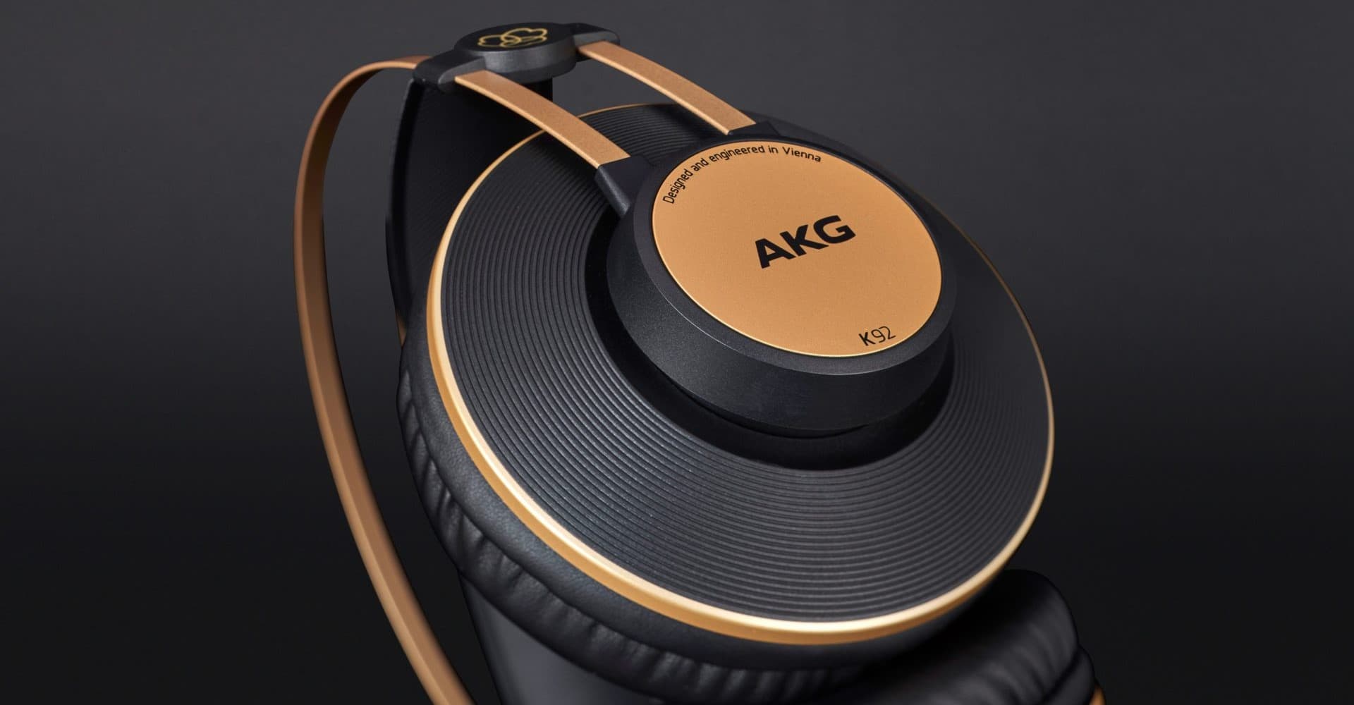 هدفون ای کی جی AKG K92 - خرید هدفون استودیویی - خرید هدفون مانیتورینگ - هدفون ای کی جی - هدفون AKG - هدفون ای کی جی K92 - ای کی جی K92 - هدفون پشت بسته - هدفون برای میکس - هدفون مانیتورینگ ارزان قیمت - قیمت هدفون استودیویی - هدفون استودیویی قیمت مناسب - فروشگاه اینترنتی فراصوت
