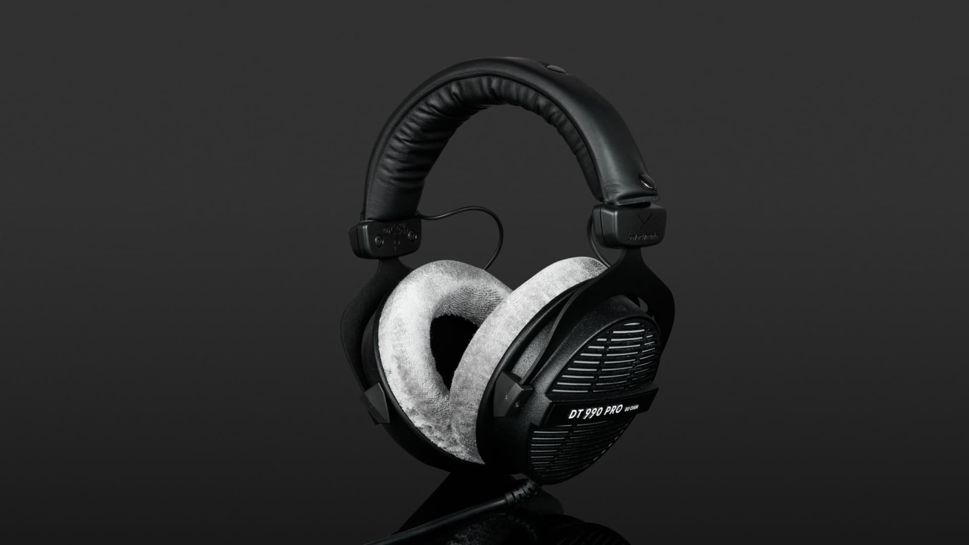 هدفون بیر داینامیک Beyerdynamic DT 990 Pro - خرید هدفون استودیویی - خرید هدفون مانیتورینگ - هدفون بیر داینامیک - هدفون Beyerdynamic - هدفون بیر داینامیک DT 990 Pro - بیر داینامیک DT 990 Pro - هدفون پشت باز - هدفون برای میکس - هدفون DT880 ادیشن - بیر داینامیک دی تی 990 - هدفون مانیتورینگ ارزان قیمت - قیمت هدفون استودیویی - هدفون استودیویی قیمت مناسب - فروشگاه اینترنتی فراصوت