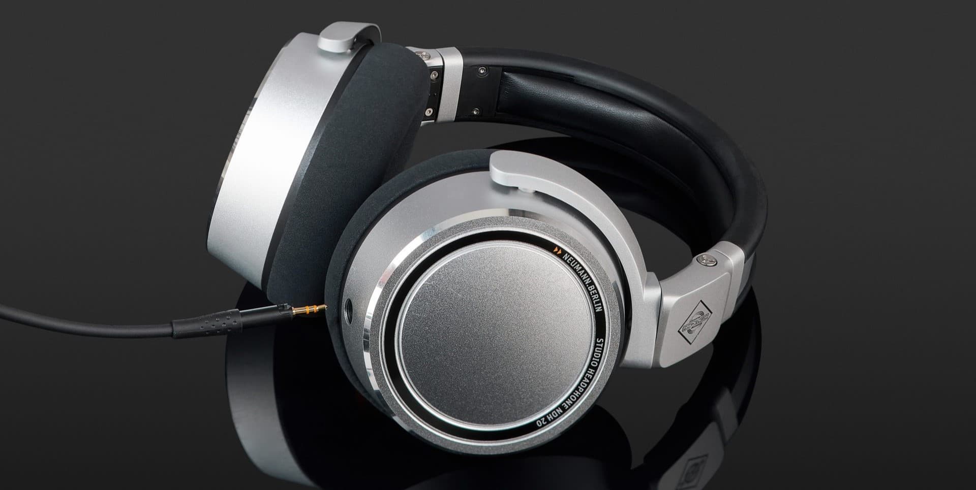 هدفون نیومن Neumann NDH 20 - خرید هدفون استودیویی - خرید هدفون مانیتورینگ - هدفون مانیتورینگ نیومن NDH 20 - هدفون پشت بسته - هدفون Neumann NDH 20 - نیومن NDH 20 - خرید هدفون Neumann NDH - فروشگاه اینترنتی فراصوت