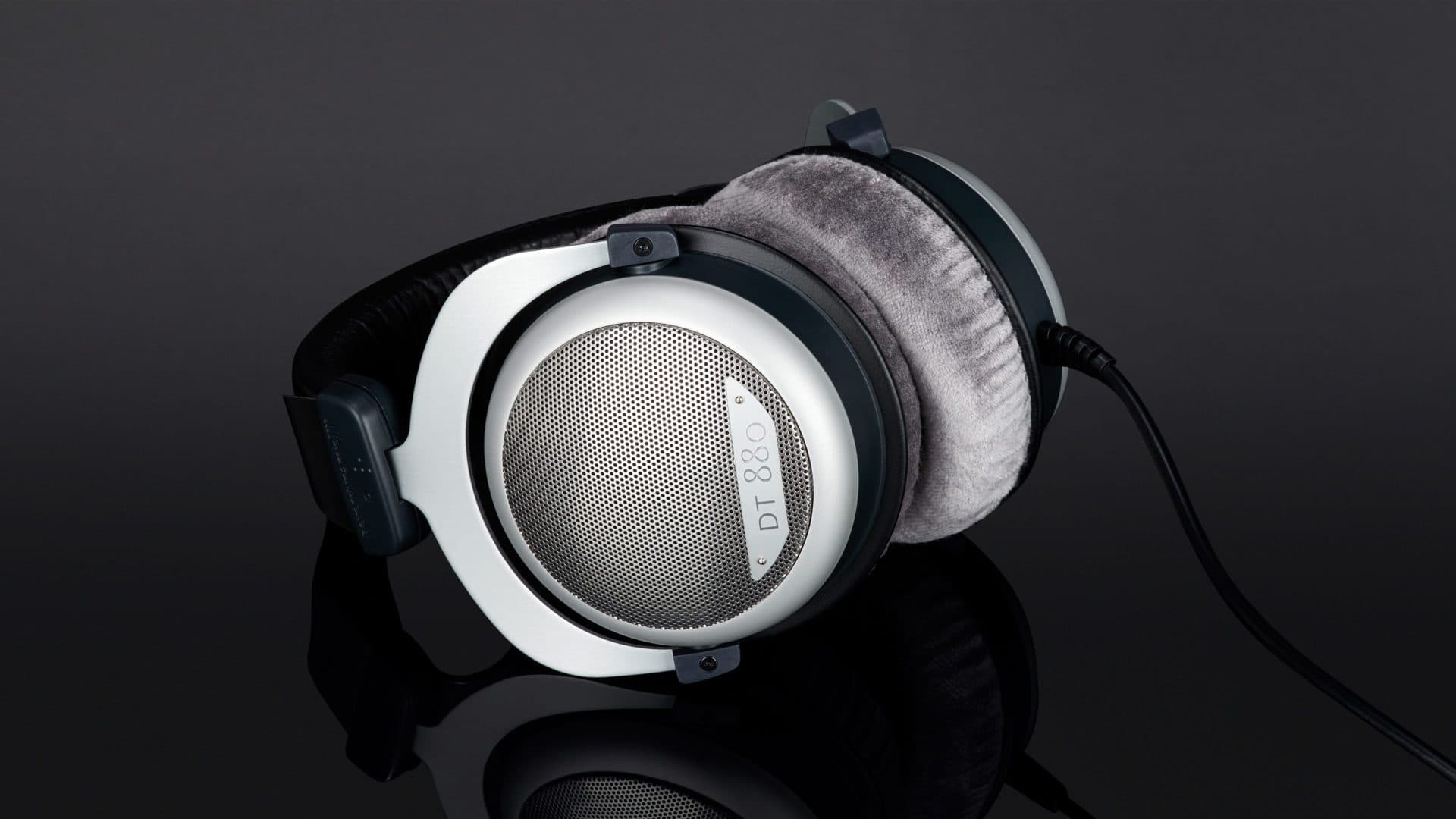هدفون بیر داینامیک Beyerdynamic DT 880 EDition - خرید هدفون استودیویی - خرید هدفون مانیتورینگ - هدفون بیر داینامیک - هدفون Beyerdynamic - هدفون بیر داینامیک DT 880 Pro - بیر داینامیک DT 880 Pro - هدفون پشت باز - هدفون برای میکس - هدفون DT880 ادیشن - بیر داینامیک دی تی 880 - هدفون مانیتورینگ ارزان قیمت - قیمت هدفون استودیویی - هدفون استودیویی قیمت مناسب - فروشگاه اینترنتی فراصوت