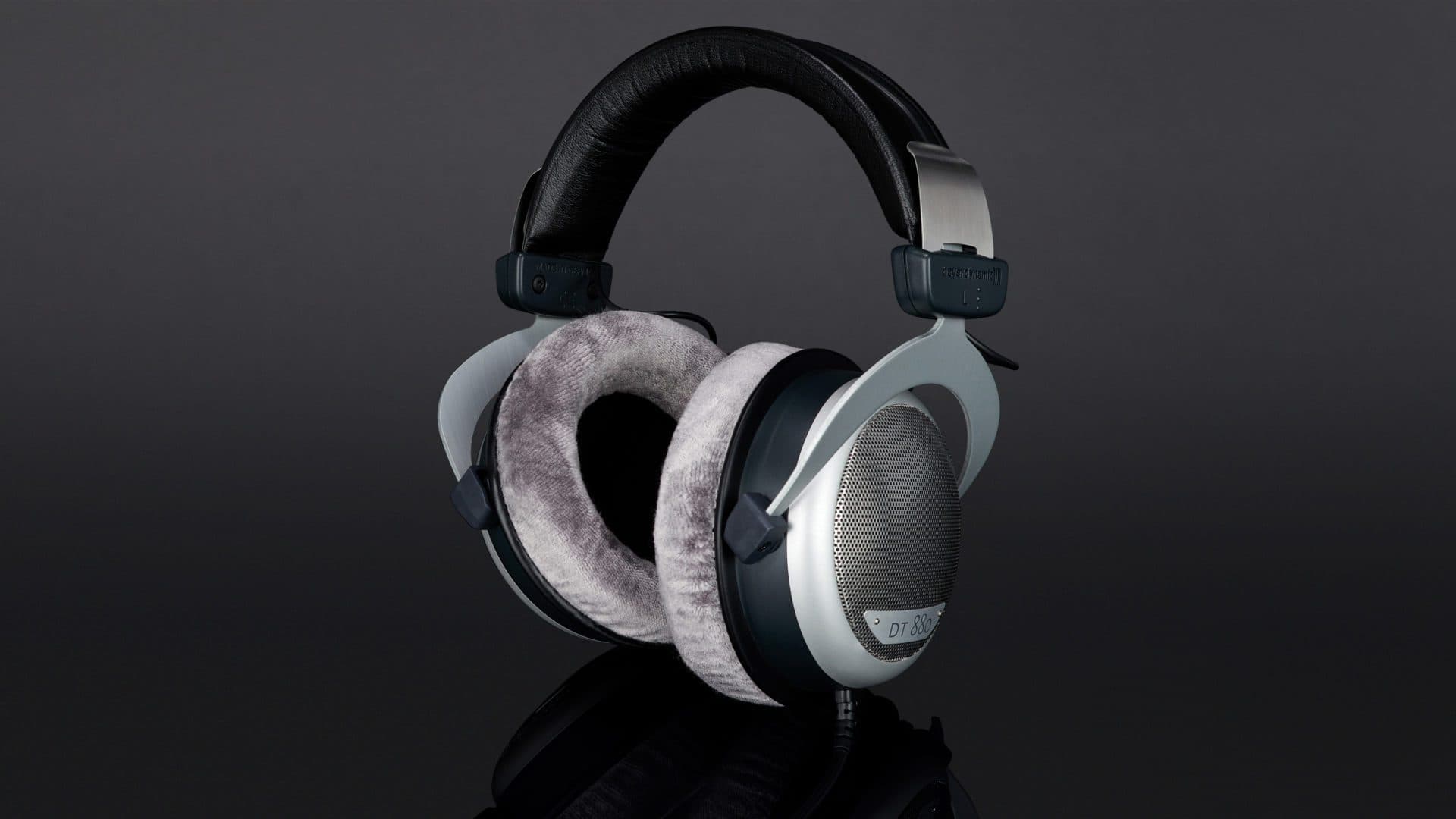 هدفون بیر داینامیک Beyerdynamic DT 880 EDition - خرید هدفون استودیویی - خرید هدفون مانیتورینگ - هدفون بیر داینامیک - هدفون Beyerdynamic - هدفون بیر داینامیک DT 880 Pro - بیر داینامیک DT 880 Pro - هدفون پشت باز - هدفون برای میکس - هدفون DT880 ادیشن - بیر داینامیک دی تی 880 - هدفون مانیتورینگ ارزان قیمت - قیمت هدفون استودیویی - هدفون استودیویی قیمت مناسب - فروشگاه اینترنتی فراصوت