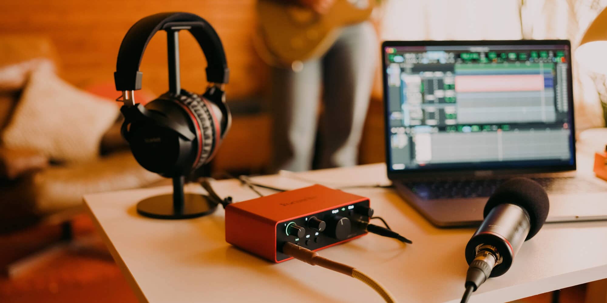 پکیج استودیویی فوکوسرایت Focusrite Scarlett Solo Studio 4th Gen - پکیج استودیویی - پکیج استودیویی فوکوسرایت - فوکوسرایت نسل چهار - خرید کارت صدا - کارت صدا فوکوسرایت - فوکوسرایت - کارت صدا حرفه ای - کارت صدا فوکوسرایت - کارت صدا Focusrite - فوکوسرایت Scarlett Solo 4th Gen - فروشگاه اینترنتی فراصوت