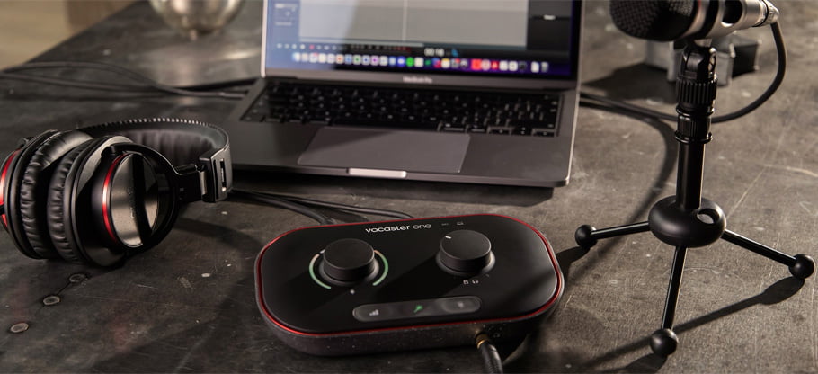 کارت صدا فوکوسرایت Focusrite Vocaster One - کارت صدا فوکوسرایت - کارت صدا Focusrite - خرید کارت صدا - کارت صدا برای پادکست - فوکوسرایت Vocaster One - کارت صدا وکستر یک - کارت صدا قابل حمل - فروشگاه اینترنتی فراصوت
