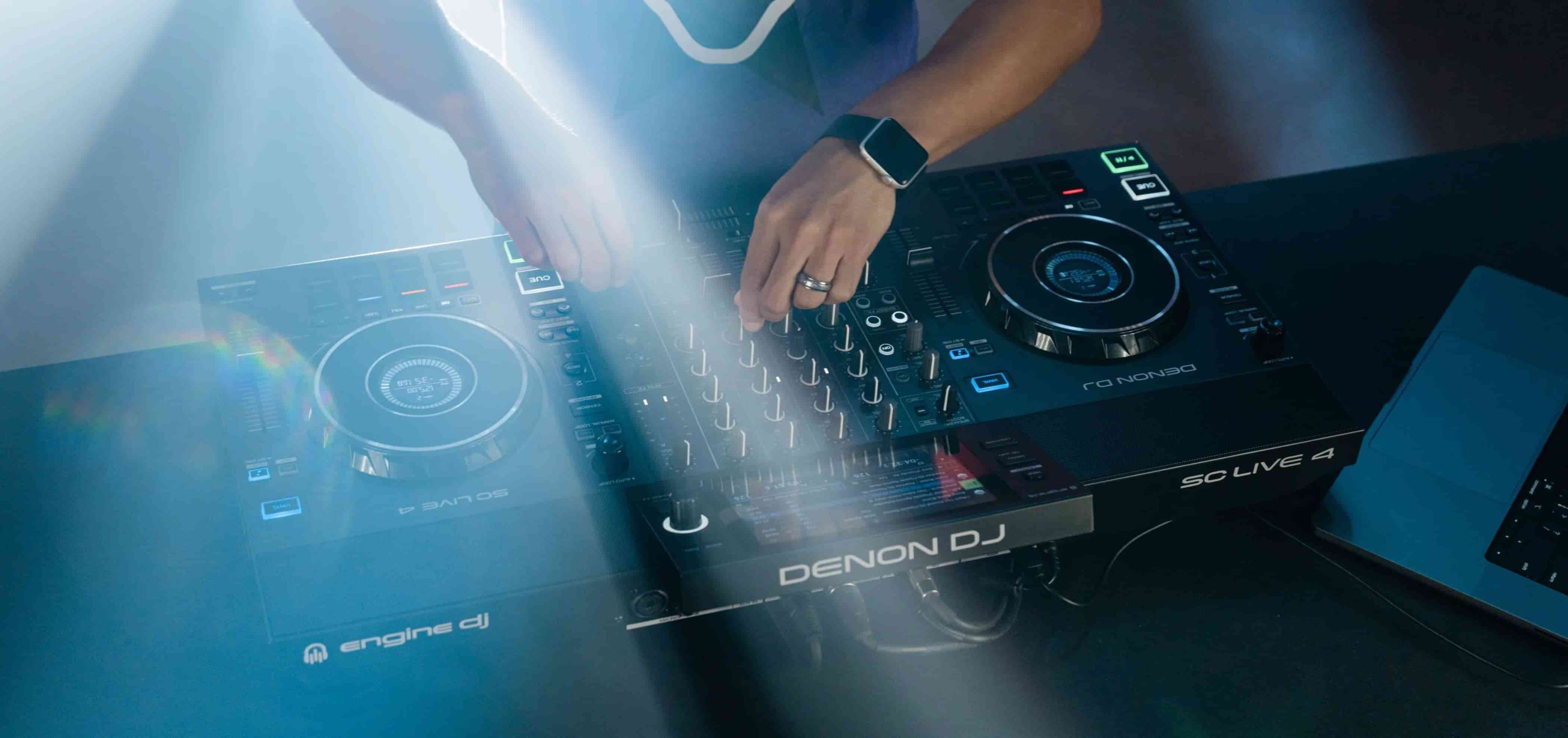 دی جی کنترلر دنون Denon DJ SC Live 4 - خرید دی جی کنترلر - دی جی کنترلر حرفه ای - دی جی کنترلر DJ SC Live 4 - دی جی کنترلر دنون - دی جی کنترلر Denon - دنون DJ SC Live 4 - فروشگاه اینترنتی فراصوت
